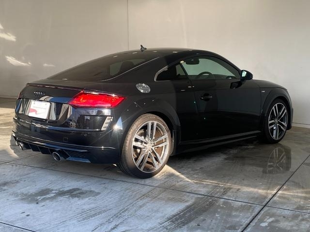 Audi TT 40 TFSI Black 2023′ D70W8