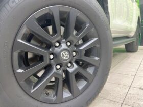 
									TOYOTA Land Cruiser Prado TX L Packet Matte Black Ed Pearl White 2023′ D711R full								