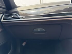 
									BMW 7 Series 740i M Sport Black 2015′ D7E7L full								