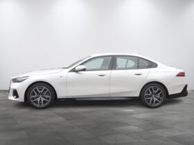 
									BMW 5 Series 523d xDrive M Sport Pearl White 2025′ D8WC4 full								