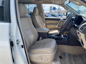 
									TOYOTA Land Cruiser Prado TX L Packet Matte Black Ed Pearl White 2023′ D94II full								