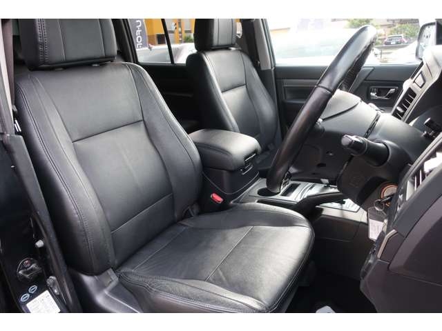 MITSUBISHI Pajero Exceed Black 2012′ D9566