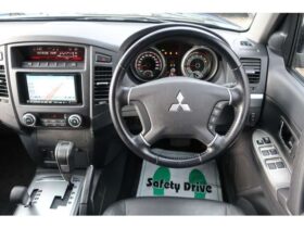 
									MITSUBISHI Pajero Exceed Black 2012′ D9566 full								