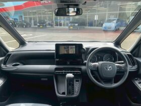 
									TOYOTA Noah 1.8 x HV 7 people Safety S Gray 2024′ D98LE full								