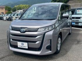 
									TOYOTA Noah 1.8 x HV 7 people Safety S Gray 2024′ D98LE full								