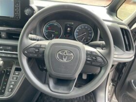 
									TOYOTA Noah 1.8 x HV 7 people Safety S Gray 2024′ D98LE full								