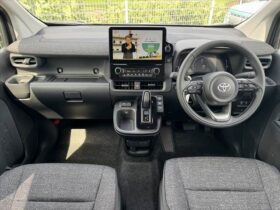 
									TOYOTA Sienta Hybrid Z  Late  10.5 DA  All Green 2025′ D98RQ full								