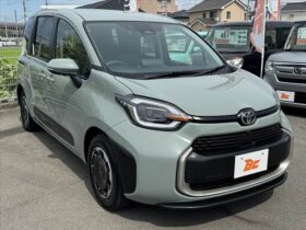
									TOYOTA Sienta Hybrid Z  Late  10.5 DA  All Green 2025′ D98RQ full								