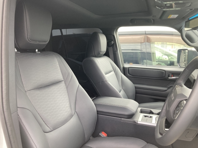 TOYOTA Land Cruiser Wagon VX Pearl White 2024′ D9JD1