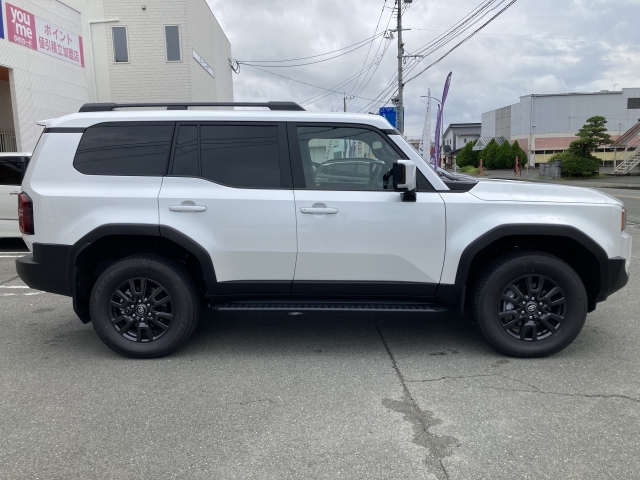 TOYOTA Land Cruiser Wagon VX Pearl White 2024′ D9JD1