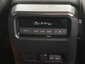 
									TOYOTA Land Cruiser Wagon VX Pearl White 2024′ D9JD1 full								