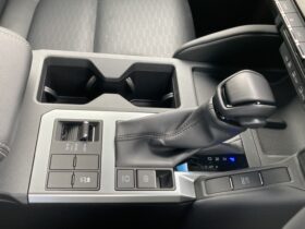 
									TOYOTA Land Cruiser Wagon VX Pearl White 2024′ D9JD1 full								