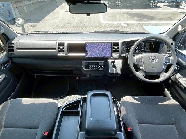TOYOTA Hiace Wagon Wide GL Long Middle Roof Pearl White 2023′ DB9SF
