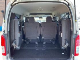 
									TOYOTA Hiace Wagon Wide GL Long Middle Roof Pearl White 2023′ DB9SF full								