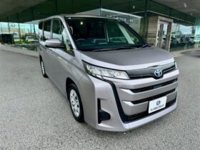 
									TOYOTA Noah 1.8 x HV 7 people Gray 2024′ DBDGH full								