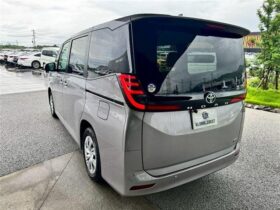 
									TOYOTA Noah 1.8 x HV 7 people Gray 2024′ DBDGH full								