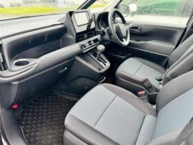 
									TOYOTA Noah 1.8 x HV 7 people Gray 2024′ DBDGH full								