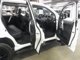
									TOYOTA Land Cruiser Prado TX L Package Black Edition Pearl White 2021′ DBDH3 full								