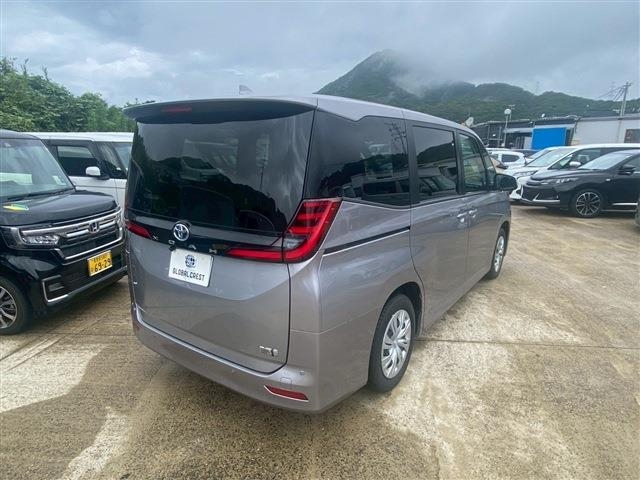 TOYOTA Noah 1.8 Hybrid x 7 Gray 2024′ DBDL4