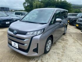 
									TOYOTA Noah 1.8 Hybrid x 7 Gray 2024′ DBDL4 full								