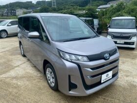 
									TOYOTA Noah 1.8 Hybrid x 7 Gray 2024′ DBDL4 full								
