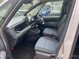 
									TOYOTA Noah 1.8 Hybrid x 7 Gray 2024′ DBDL4 full								