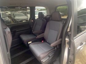 
									TOYOTA Noah 1.8 Hybrid x 7 Gray 2024′ DBDL4 full								