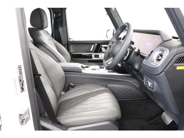 Mercedes-Benz G Class G450d Launch Edition (ISG) Pearl White 2024′ DFK5E