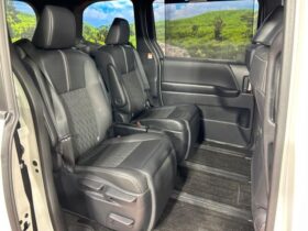 
									TOYOTA Noah S-Z Pearl White 2024′ DHP38 full								