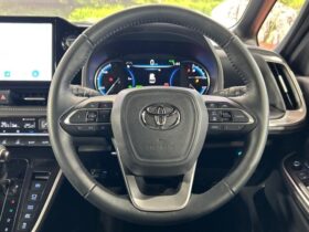 
									TOYOTA Noah S-Z Pearl White 2024′ DHP38 full								