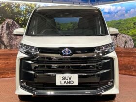 
									TOYOTA Noah S-Z Pearl White 2024′ DHP38 full								
