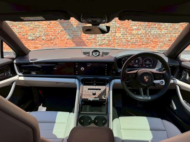 Porsche Panamera Base Grade Silver 2024′ DHPBE