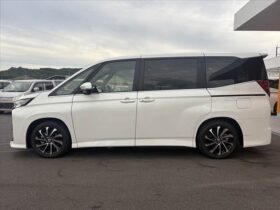 
									TOYOTA Noah Hybrid SZ  Comfort  DA Plus  Fda Pearl White 2025′ DHSS2 full								