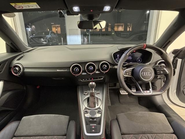 Audi TT S Line Competition Plus White 2022′ DO4O5