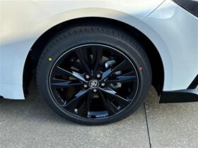 
									TOYOTA Corolla Touring 1.8HV Active Sport Pearl White 2025′ DO89M full								