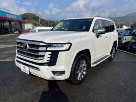 
									TOYOTA Land Cruiser Wagon 3.5 ZX JBL Sound 7 Person Pearl White 2023′ DO8CC full								