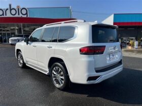 
									TOYOTA Land Cruiser Wagon 3.5 ZX JBL Sound 7 Person Pearl White 2023′ DO8CC full								