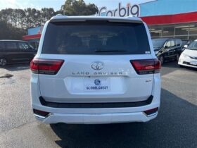 
									TOYOTA Land Cruiser Wagon 3.5 ZX JBL Sound 7 Person Pearl White 2023′ DO8CC full								