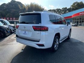 
									TOYOTA Land Cruiser Wagon 3.5 ZX JBL Sound 7 Person Pearl White 2023′ DO8CC full								