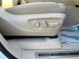 
									TOYOTA Land Cruiser Wagon 3.5 ZX JBL Sound 7 Person Pearl White 2023′ DO8CC full								