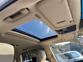 
									TOYOTA Land Cruiser Wagon 3.5 ZX JBL Sound 7 Person Pearl White 2023′ DO8CC full								