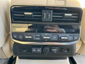 
									TOYOTA Land Cruiser Wagon 3.5 ZX JBL Sound 7 Person Pearl White 2023′ DO8CC full								