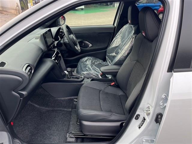 TOYOTA Yaris Cross 1.5 GR Sport Safety Pearl White 2025′ DO8CE