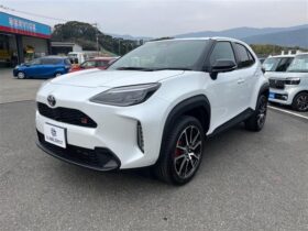
									TOYOTA Yaris Cross 1.5 GR Sport Safety Pearl White 2025′ DO8CE full								