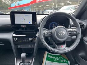 
									TOYOTA Yaris Cross 1.5 GR Sport Safety Pearl White 2025′ DO8CE full								