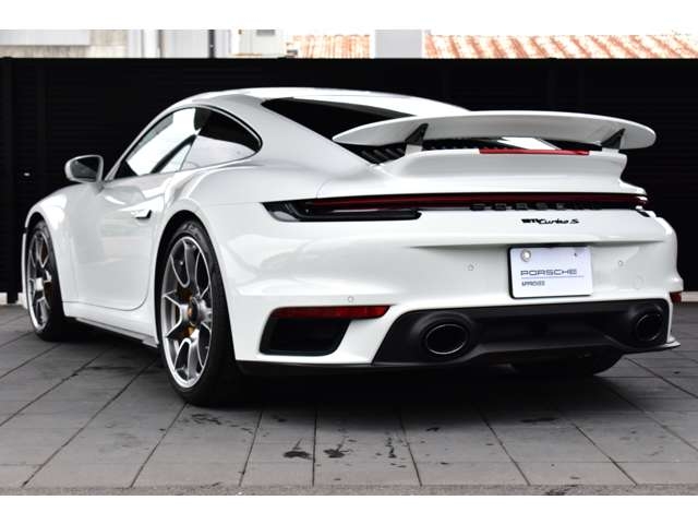 Porsche 911 Turbo S PDK White 2022′ DSF1O