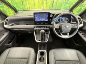 
									TOYOTA Noah S-Z Pearl White 2023′ DSFCD full								