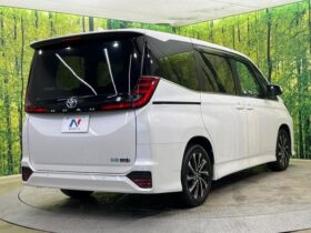 
									TOYOTA Noah S-Z Pearl White 2023′ DSFCD full								