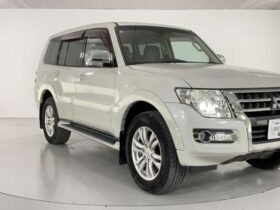 
									MITSUBISHI Pajero Super Exceeded Pearl White 2015′ DSFJ1 full								