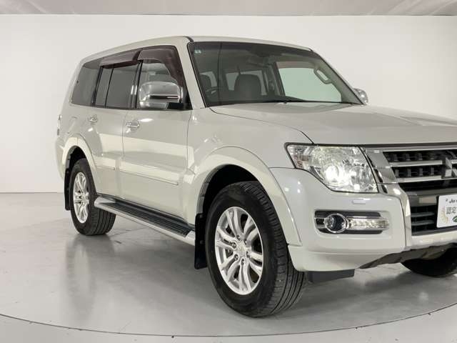MITSUBISHI Pajero Super Exceeded Pearl White 2015′ DSFJ1
